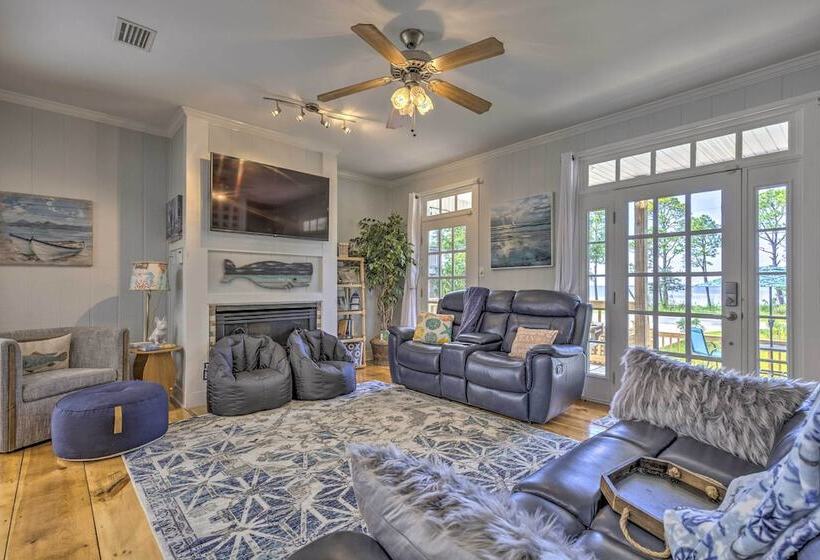 Island Home W/ Kayaks, Bikes, & Paddleboards!