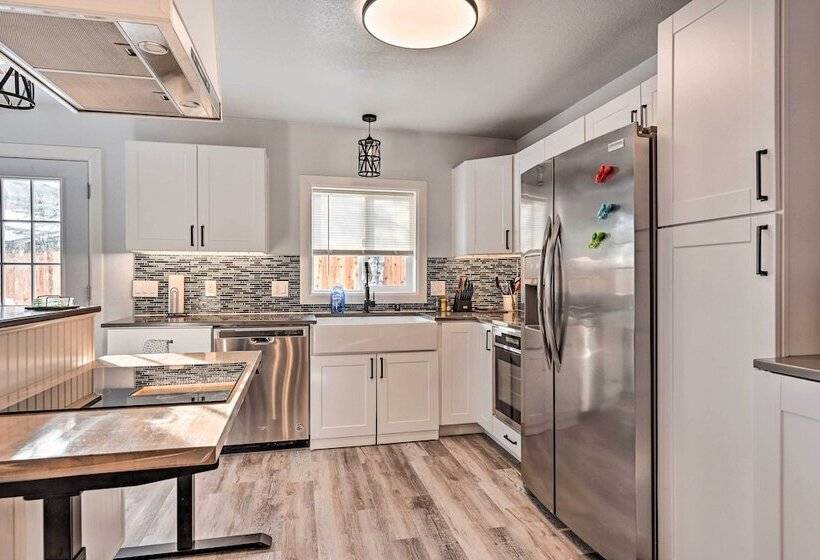 Kenai Home W/ Fireplace < 10 Mi To Big Eddy!