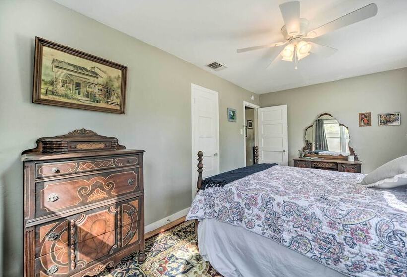 Kerrville  Hill House  W/ Backyard Oasis!