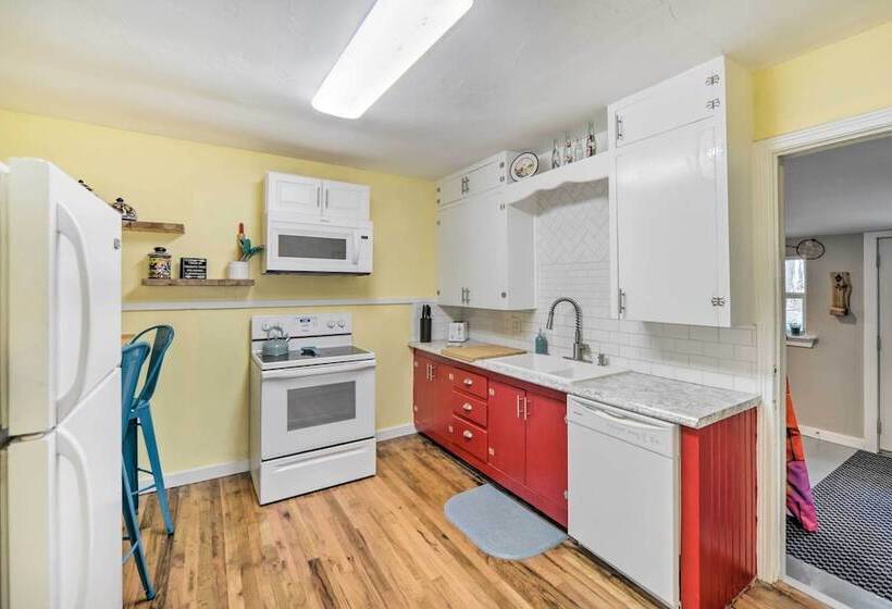 Kerrville  Hill House  W/ Backyard Oasis!