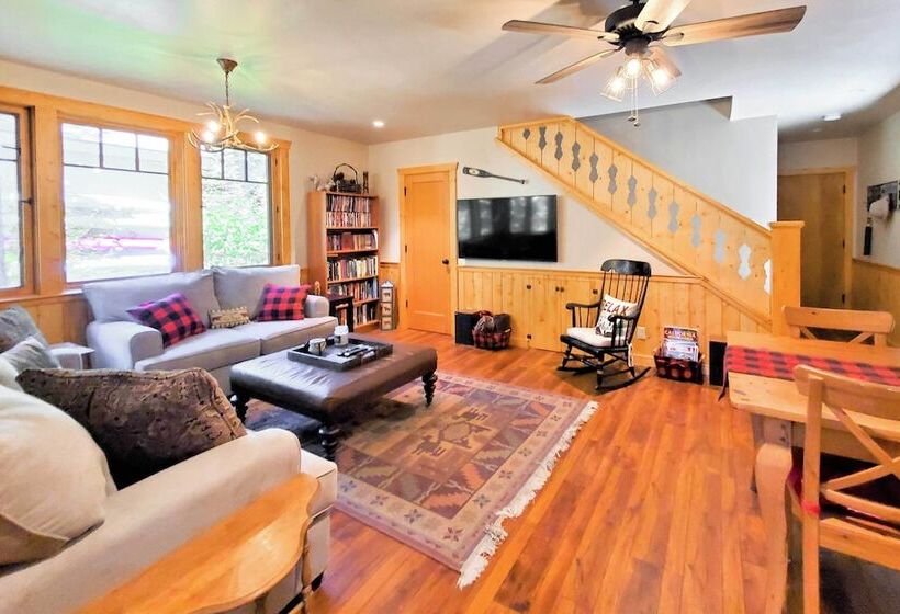 Kings Beach Lodge W/ Hot Tub & Lake Tahoe Views!