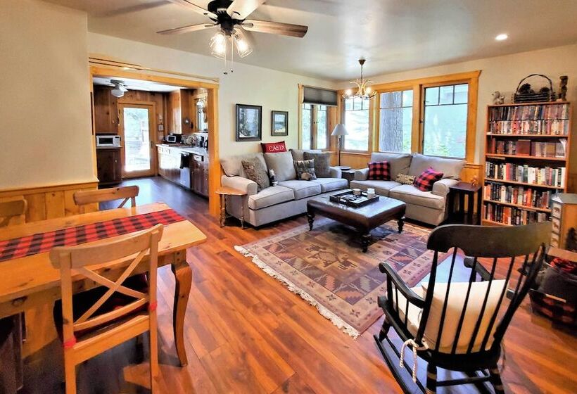 Kings Beach Lodge W/ Hot Tub & Lake Tahoe Views!