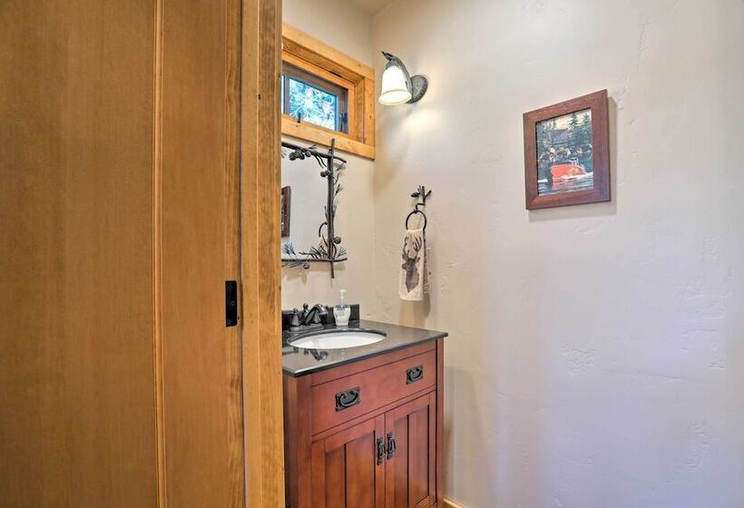 Kings Beach Lodge W/ Hot Tub & Lake Tahoe Views!