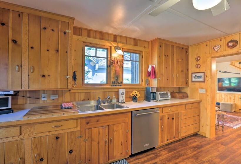 Kings Beach Lodge W/ Hot Tub & Lake Tahoe Views!