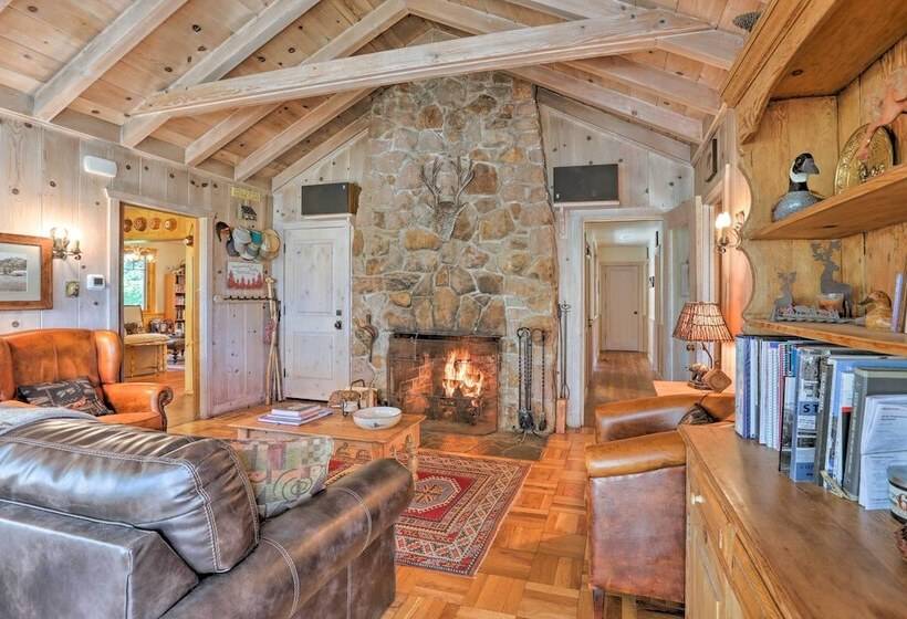 Kings Beach Lodge W/ Hot Tub & Lake Tahoe Views!