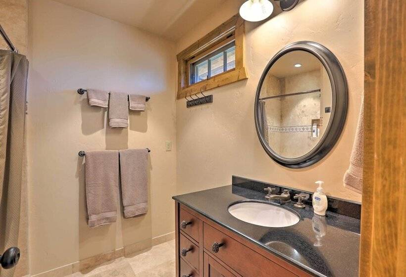 Kings Beach Lodge W/ Hot Tub & Lake Tahoe Views!