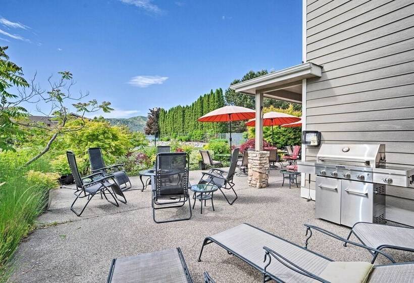 Lake Chelan Home W/ Boat Dock & Slip