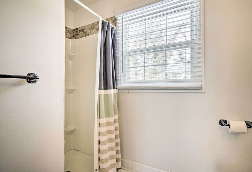 Lake Geneva Home With Grill < 2 Miles To Beach!