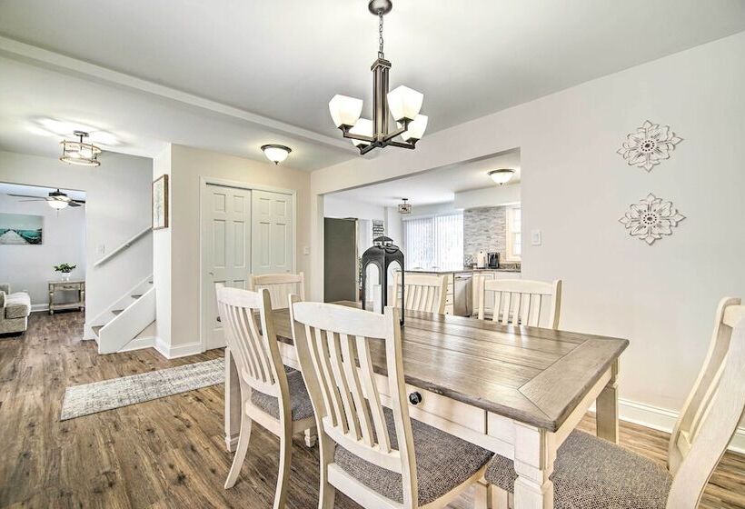 Lake Geneva Home With Grill < 2 Miles To Beach!