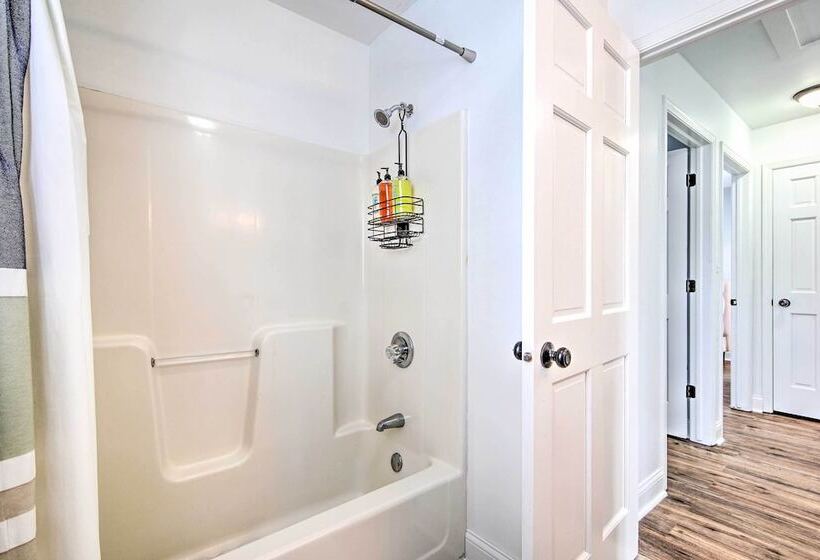 Lake Geneva Home With Grill < 2 Miles To Beach!