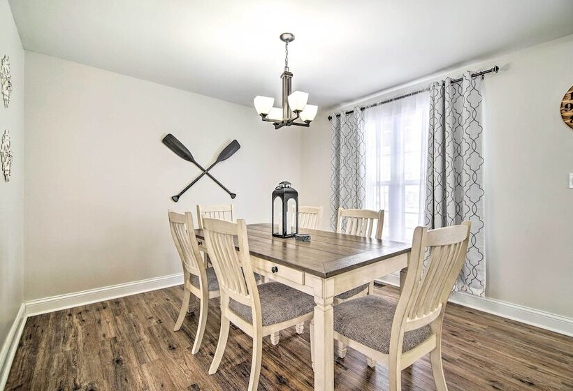 Lake Geneva Home With Grill < 2 Miles To Beach!