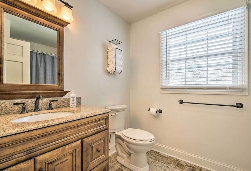 Lake Geneva Home With Grill < 2 Miles To Beach!