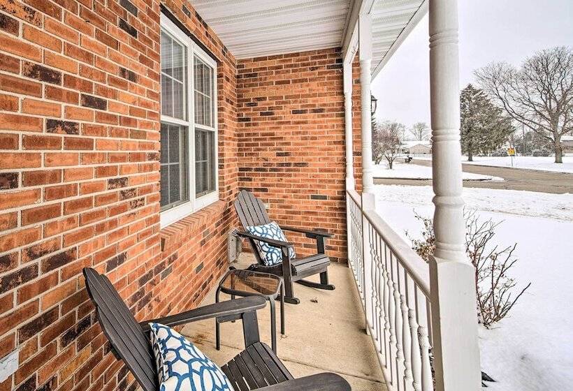 Lake Geneva Home With Grill < 2 Miles To Beach!