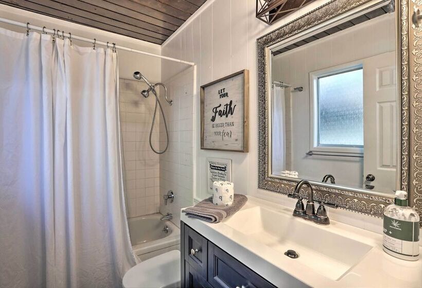 Lake Gregory Getaway: Cabin With Deck + Grill!