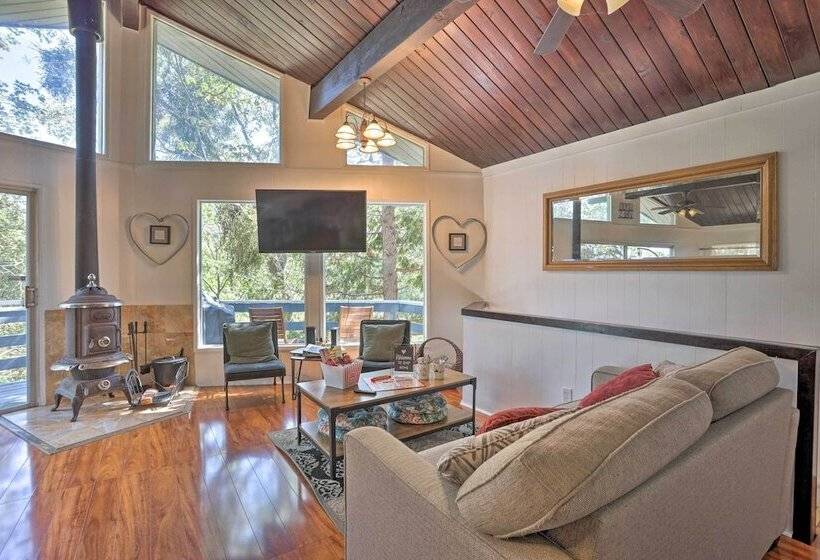 Lake Gregory Getaway: Cabin With Deck + Grill!