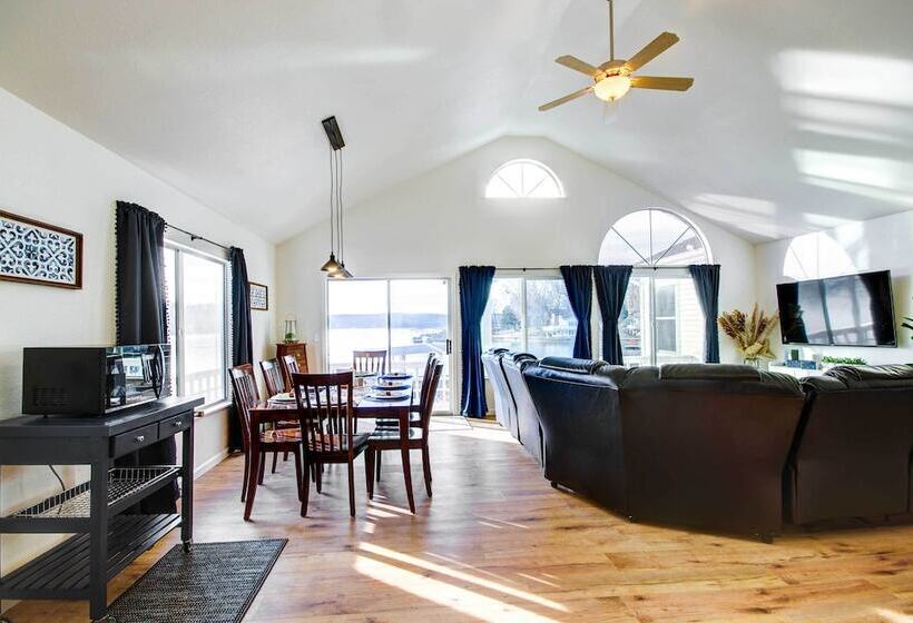 Boat Doat: Lake Of The Ozarks Vacation Home!