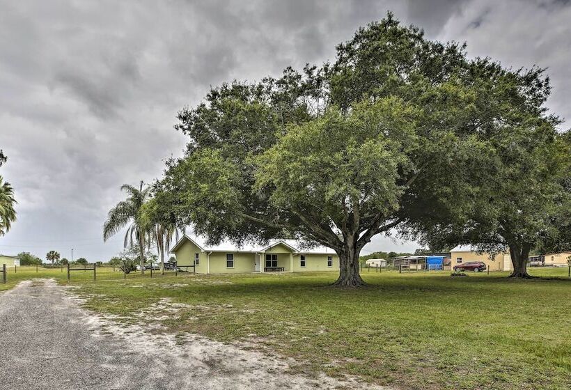 Lake Okeechobee Fishing Retreat W/ Fire Pit!