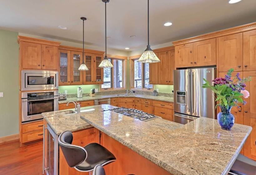 Lake Tahoe Home W/ Forest Views: Ski At Heavenly!