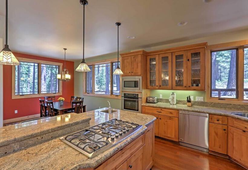 Lake Tahoe Home W/ Forest Views: Ski At Heavenly!