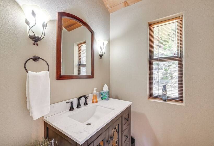 Lake Tahoe Home W/ Hot Tub: 10 Mi To Palisades Ski