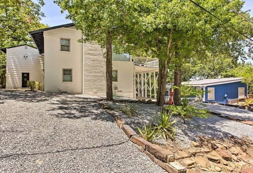 Lake Texoma Escape W/ Private Balcony & Grill