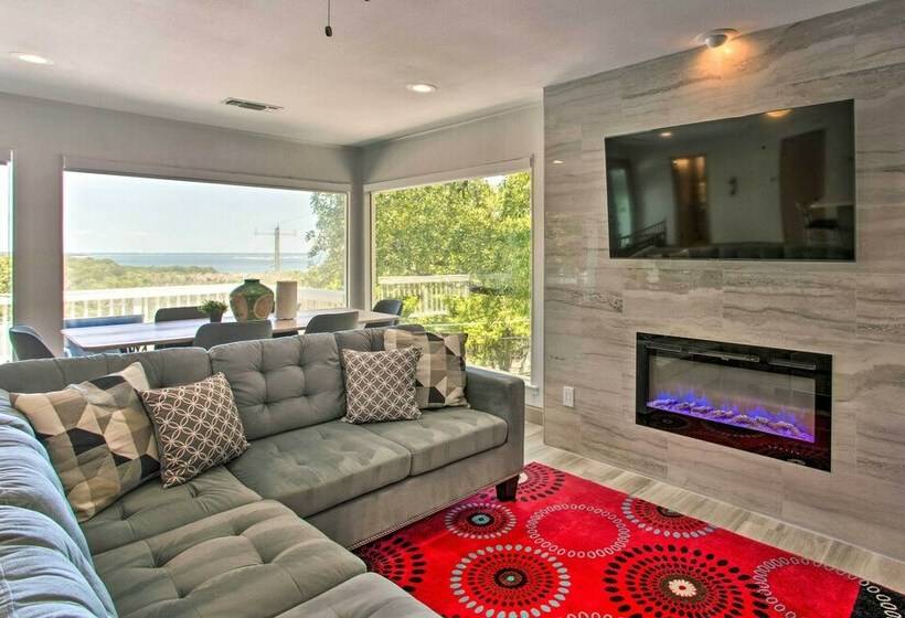 Lake Texoma Escape W/ Private Balcony & Grill