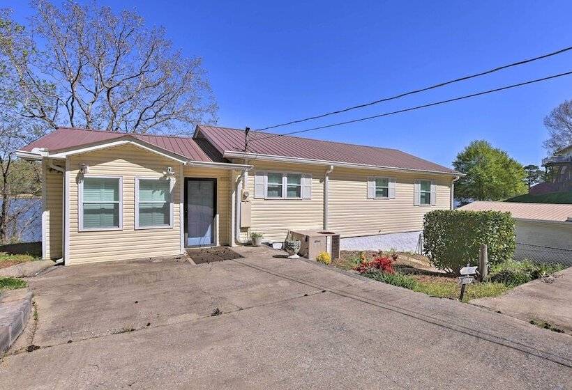 Lakefront Abode W/ Dock ~ 15 Mi To Talladega!