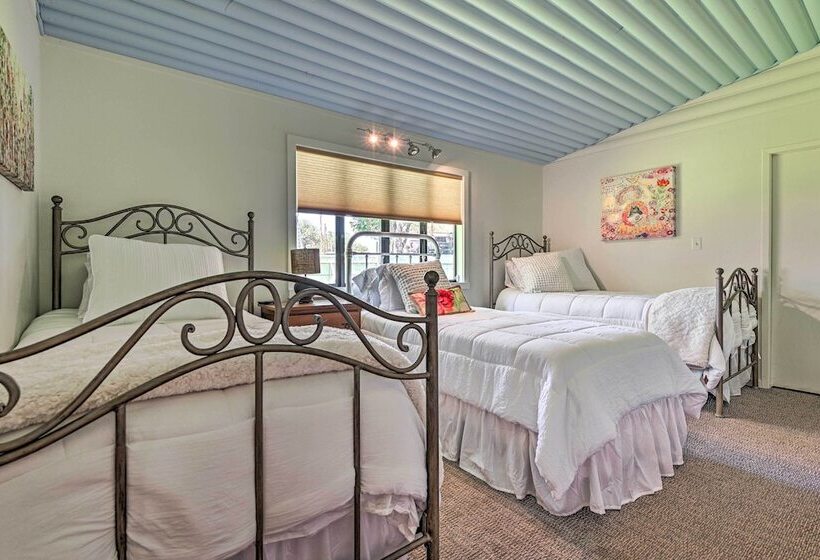 Lakefront Brownwood Home W/ Private Boat Dock