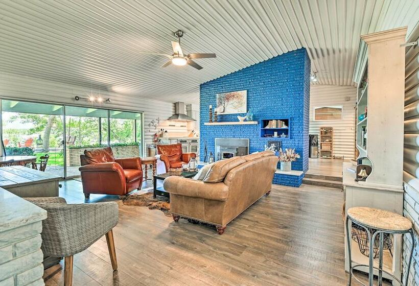 Lakefront Brownwood Home W/ Private Boat Dock