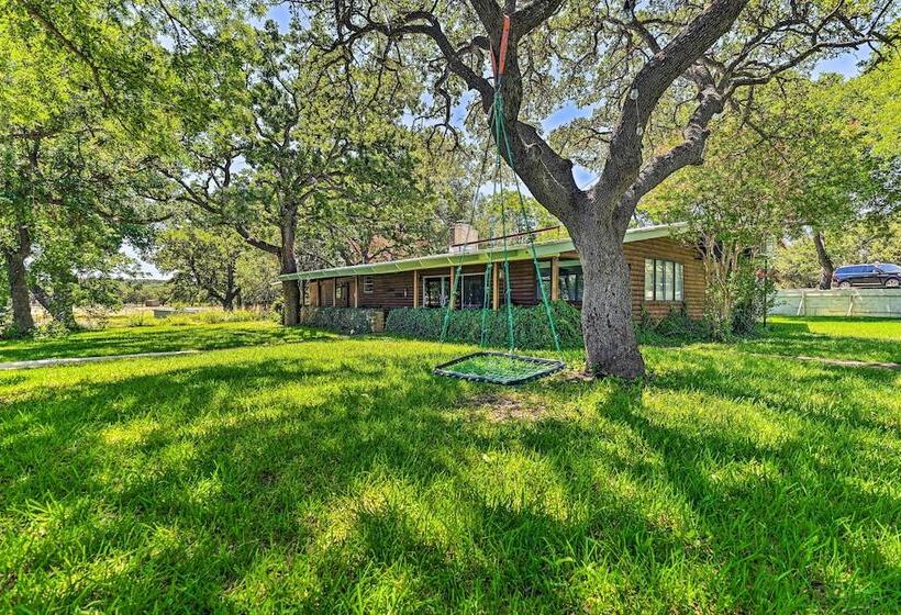 Lakefront Brownwood Home W/ Private Boat Dock
