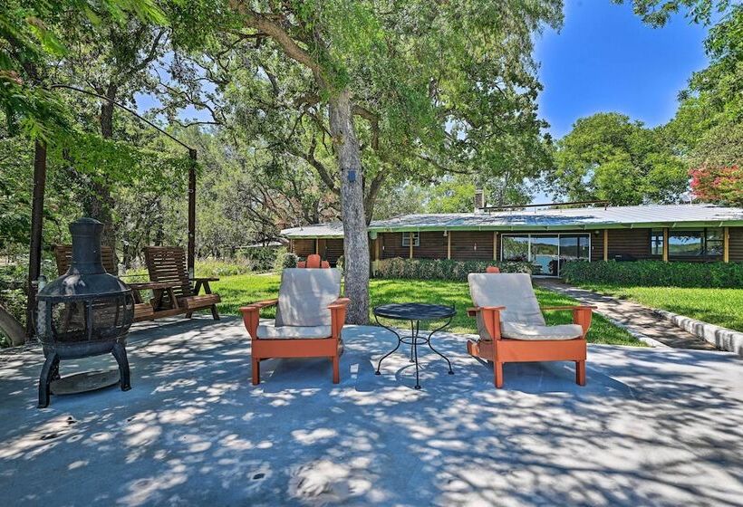 Lakefront Brownwood Home W/ Private Boat Dock