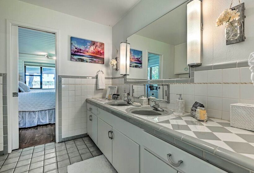 Lakefront Brownwood Home W/ Private Boat Dock