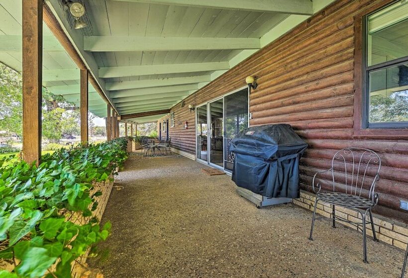 Lakefront Brownwood Home W/ Private Boat Dock
