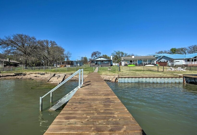 Gun Barrel City Home W/ Hot Tub!