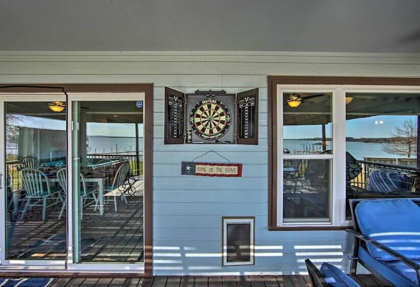 Gun Barrel City Home W/ Hot Tub!