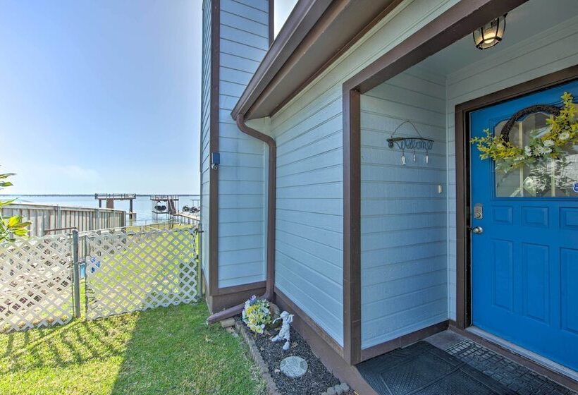 Gun Barrel City Home W/ Hot Tub!