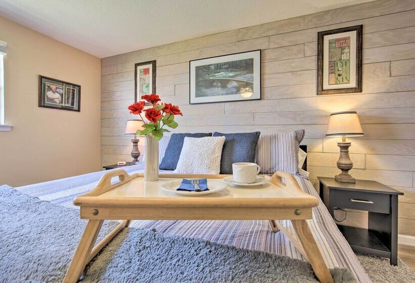 Gun Barrel City Home W/ Hot Tub!