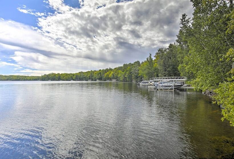 Lakefront Family Escape W/ Views, Dock, & Kayaks!