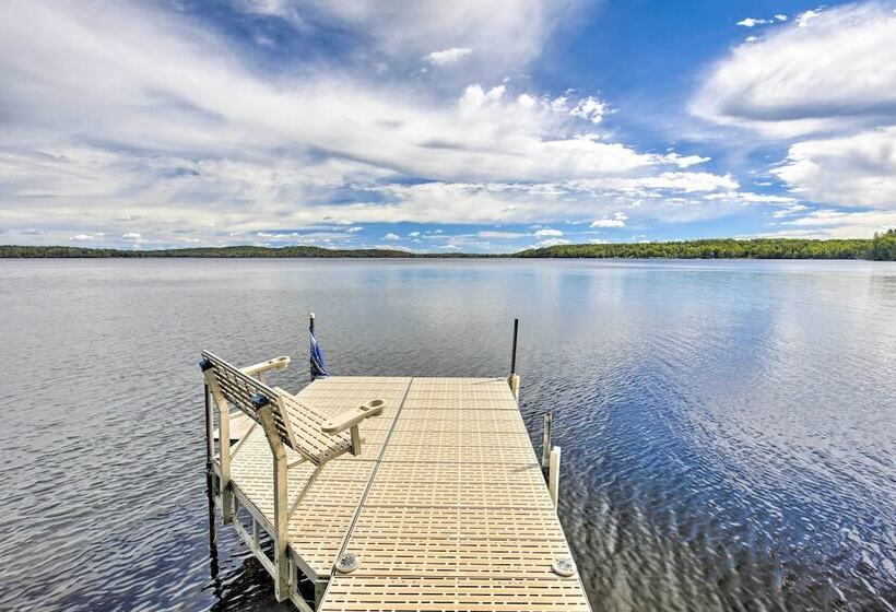 Lakefront Family Escape W/ Views, Dock, & Kayaks!