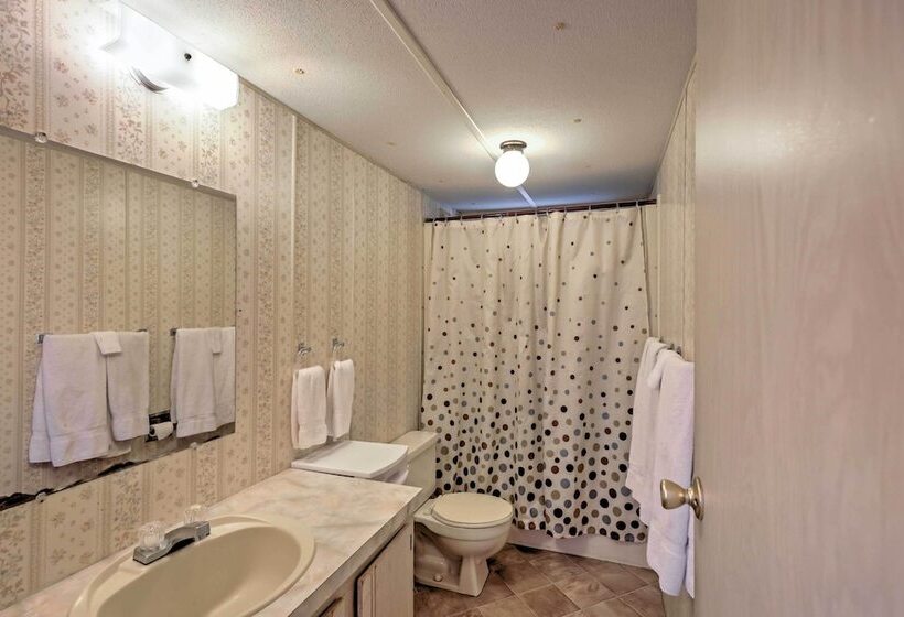 Lakeside Silver Springs Cabin W/ On Site Boat Ramp