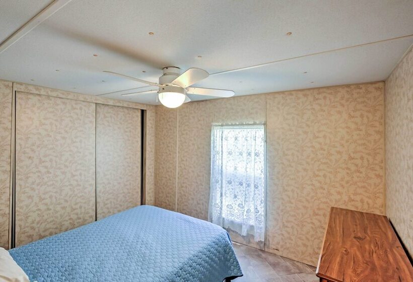 Lakeside Silver Springs Cabin W/ On Site Boat Ramp