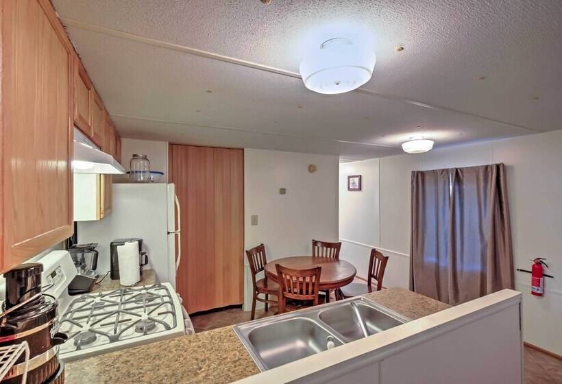 Lakeside Silver Springs Cabin W/ On Site Boat Ramp