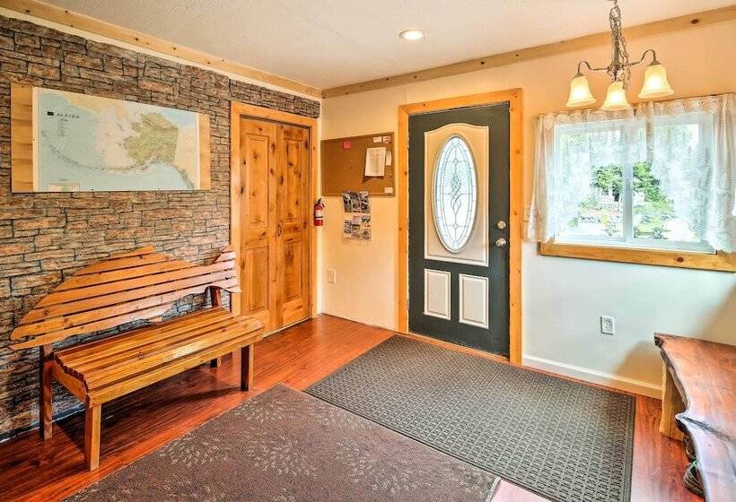 Lodge 88    Steps To Weiner Lake W/ Dock & Boat!