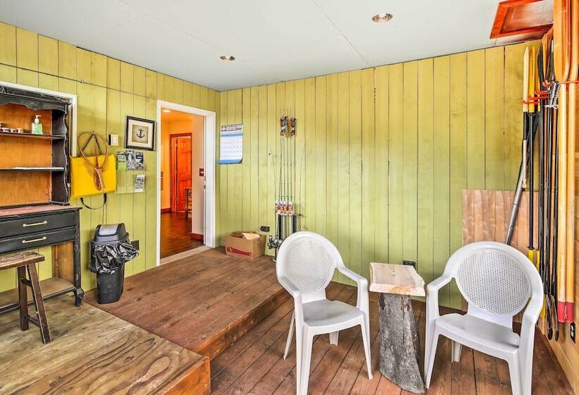 Lodge 88    Steps To Weiner Lake W/ Dock & Boat!