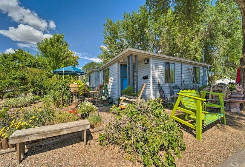 Walk To Olde Town   1940 Vintage Bungalow!