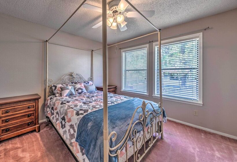 Cloudcroft Escape W/ Forest Views!