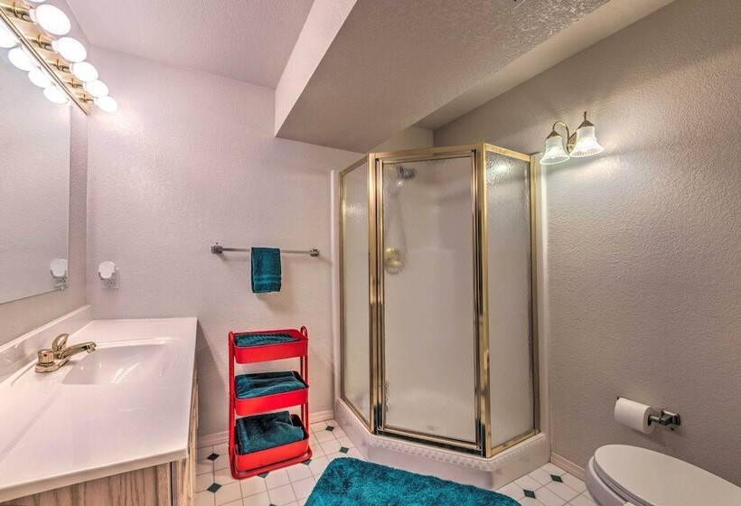 Cloudcroft Escape W/ Forest Views!