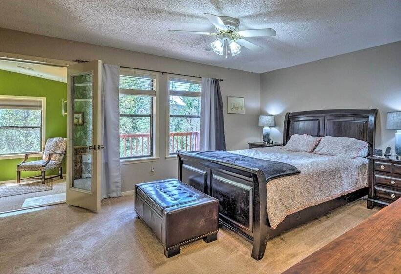 Cloudcroft Escape W/ Forest Views!