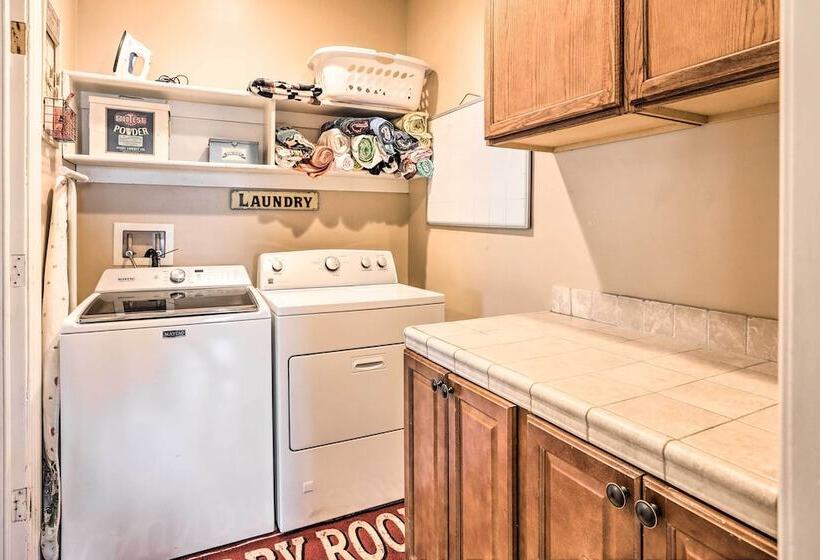 Lovely Lake Arrowhead Home W/ Private Hot Tub