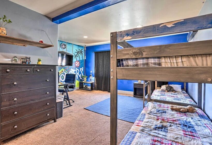 Lovely Lake Arrowhead Home W/ Private Hot Tub